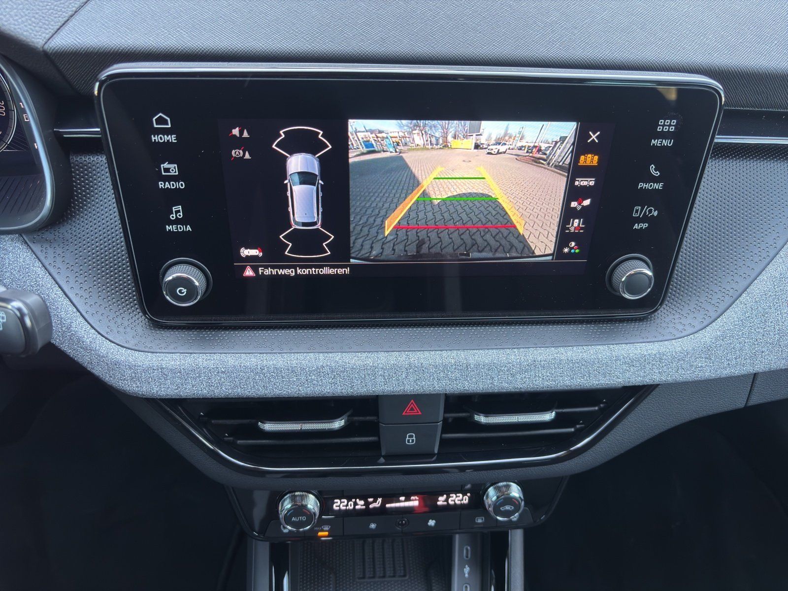 Fahrzeugabbildung SKODA Kamiq Balance 1,0 TSI 85 kW DSG AHK/MATRIX/ACC/