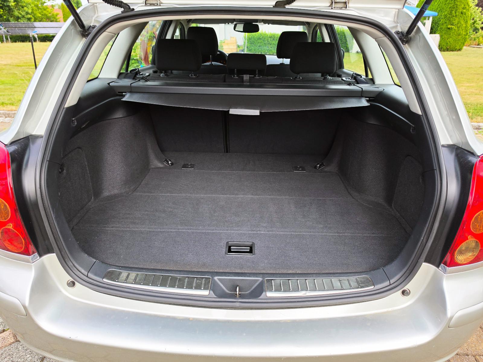 Toyota Avensis 2006 — photo 12