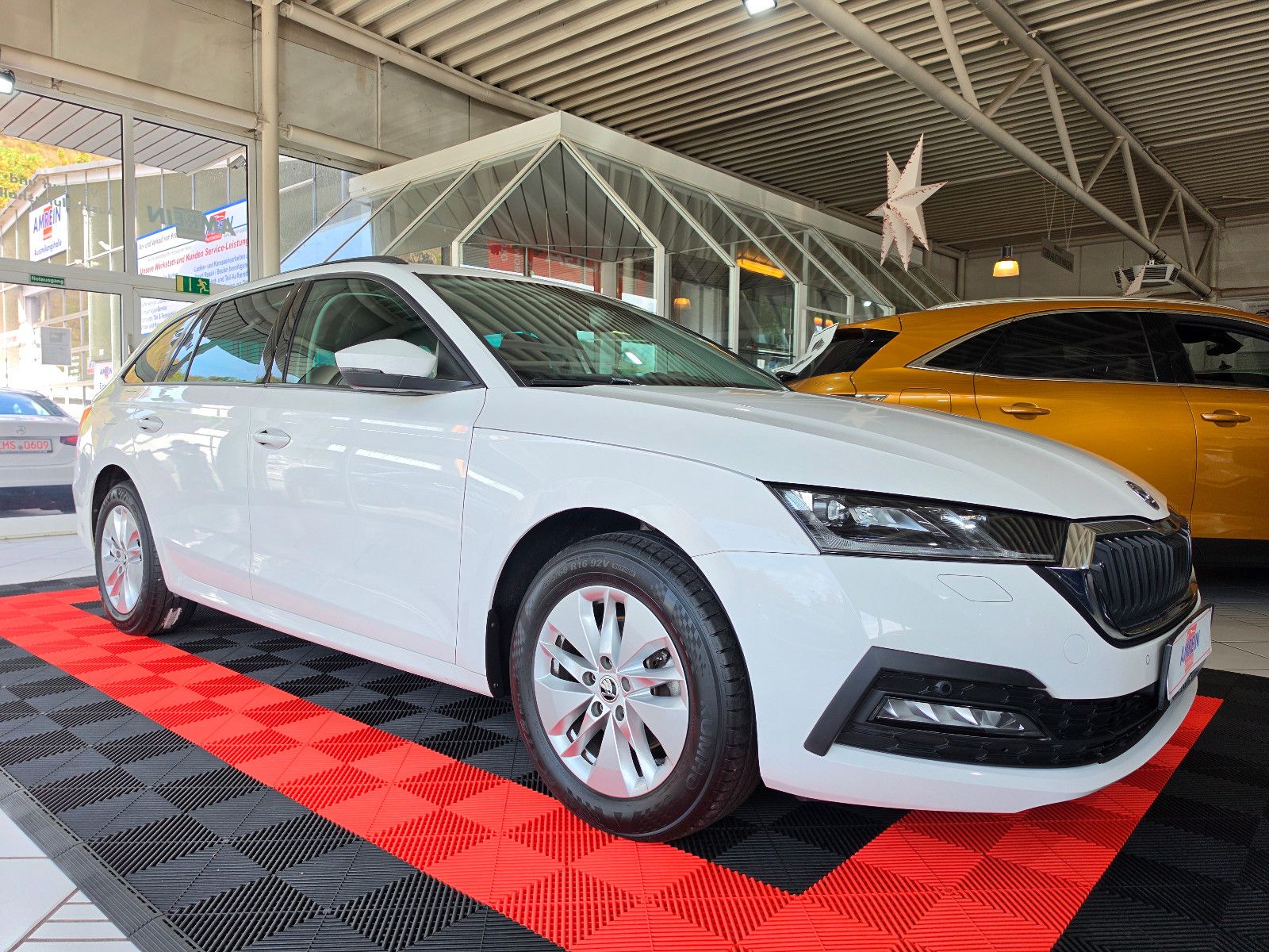Škoda Octavia Combi Ambition+AHK+DAB+PDC+SMARTLINK+LED