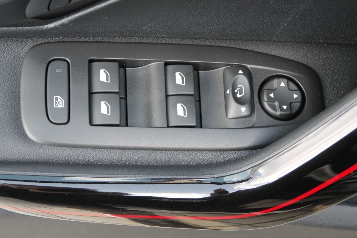 Fahrzeugabbildung Peugeot 2008 Allure