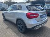 Mercedes-Benz GLA 220 CDI Aut Navi Teilleder Kamera AHK SHZ - silberne Mercedes-Benz GLA 220