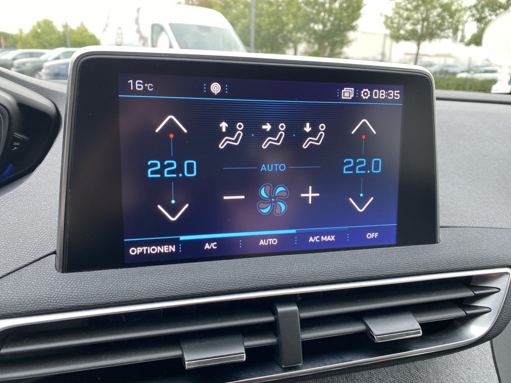 Fahrzeugabbildung Peugeot 3008 PureTech 130 S&S GPF Allure *Navi*Rückfahrk