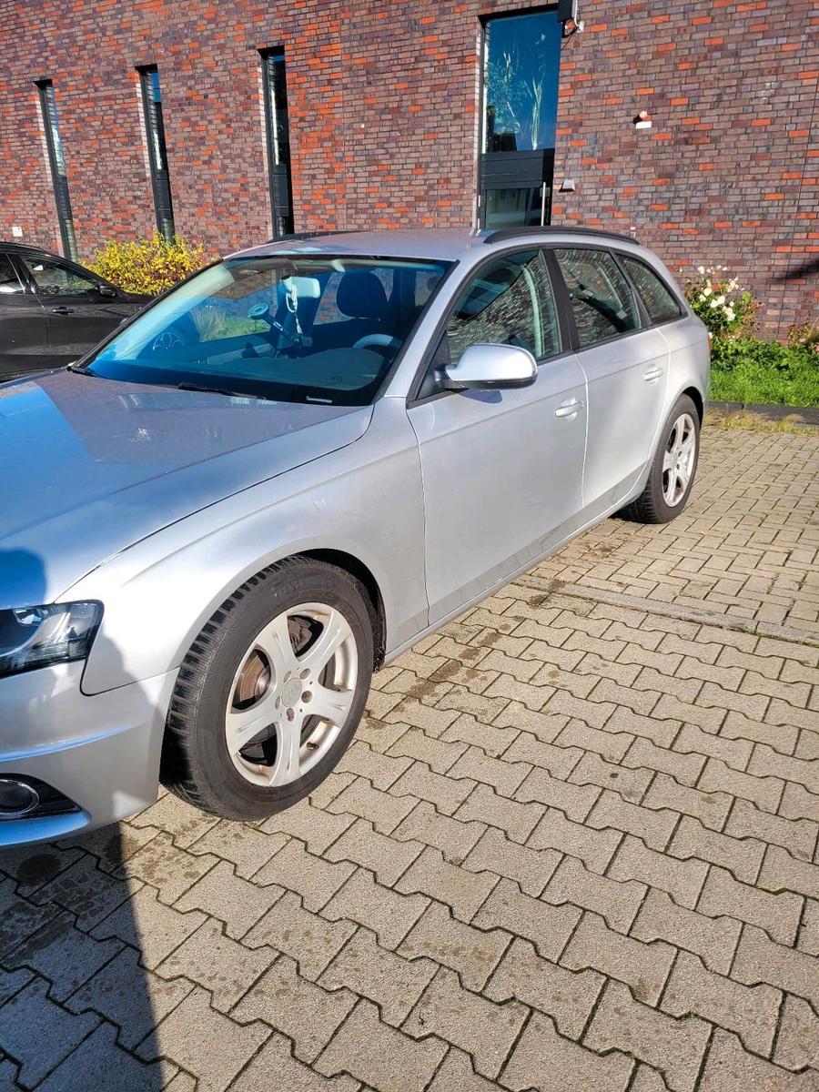 Audi A4 2010 — interior