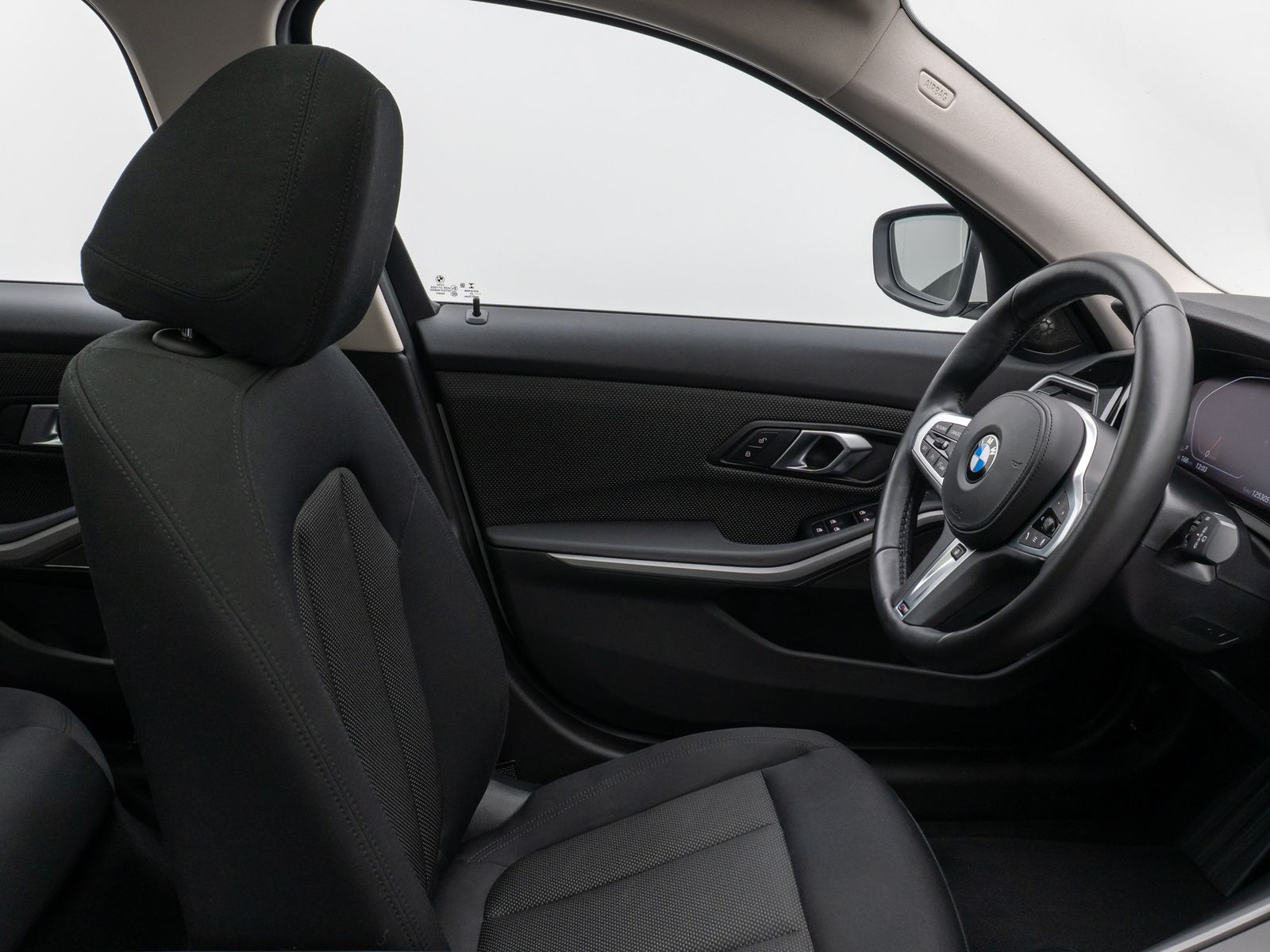 Fahrzeugabbildung BMW 320d  xD Panorama Kamera HUD DAB H/K Lenkradhzg