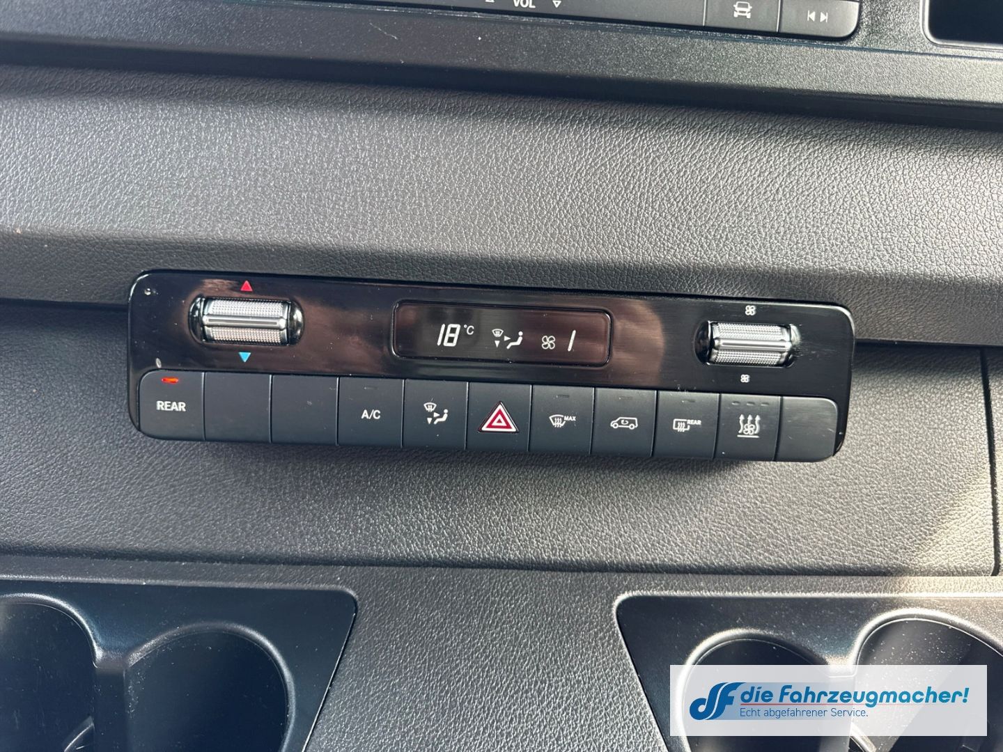 Fahrzeugabbildung Mercedes-Benz Sprinter III Tourer RWD AWD 315 CDI L2 DAB SHZ