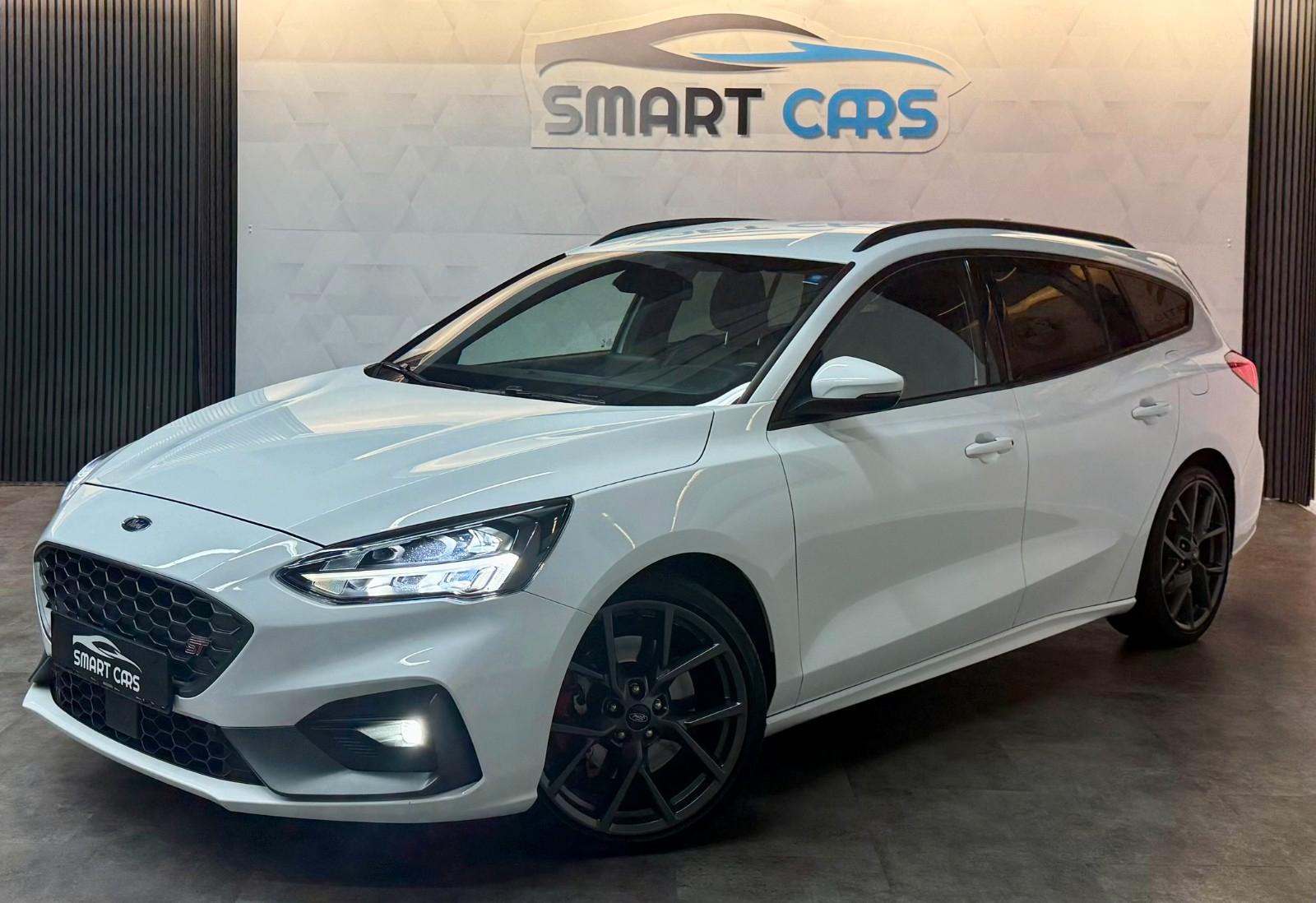 Ford Focus Turnier ST*MwSt.*Recaro*LED*R-Kam*Carbon*