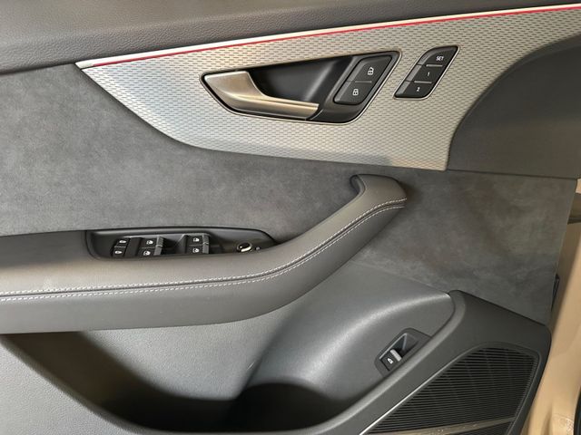 SQ7 TFSI QUATTRO 7 SITZE+HD MATRIX+LUFT+AHK+PANO