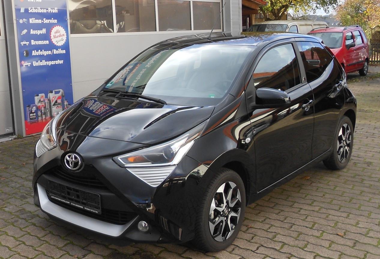 Toyota Aygo (X)Aygo AYGO x-play Team D nur 4000km!