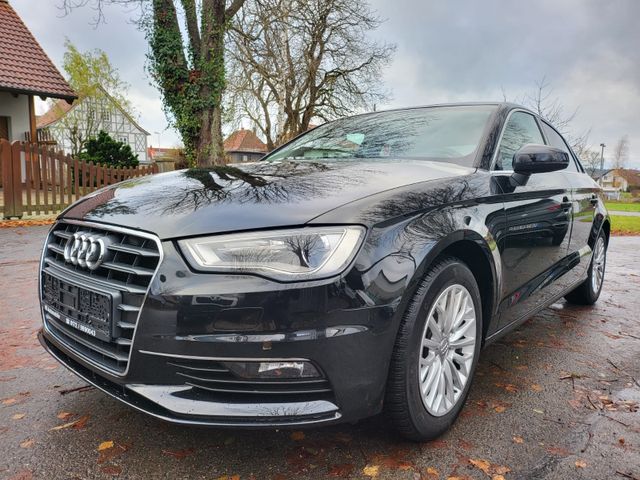 Audi A3 1.6 TDI Ambiente Xenon Navi AHK