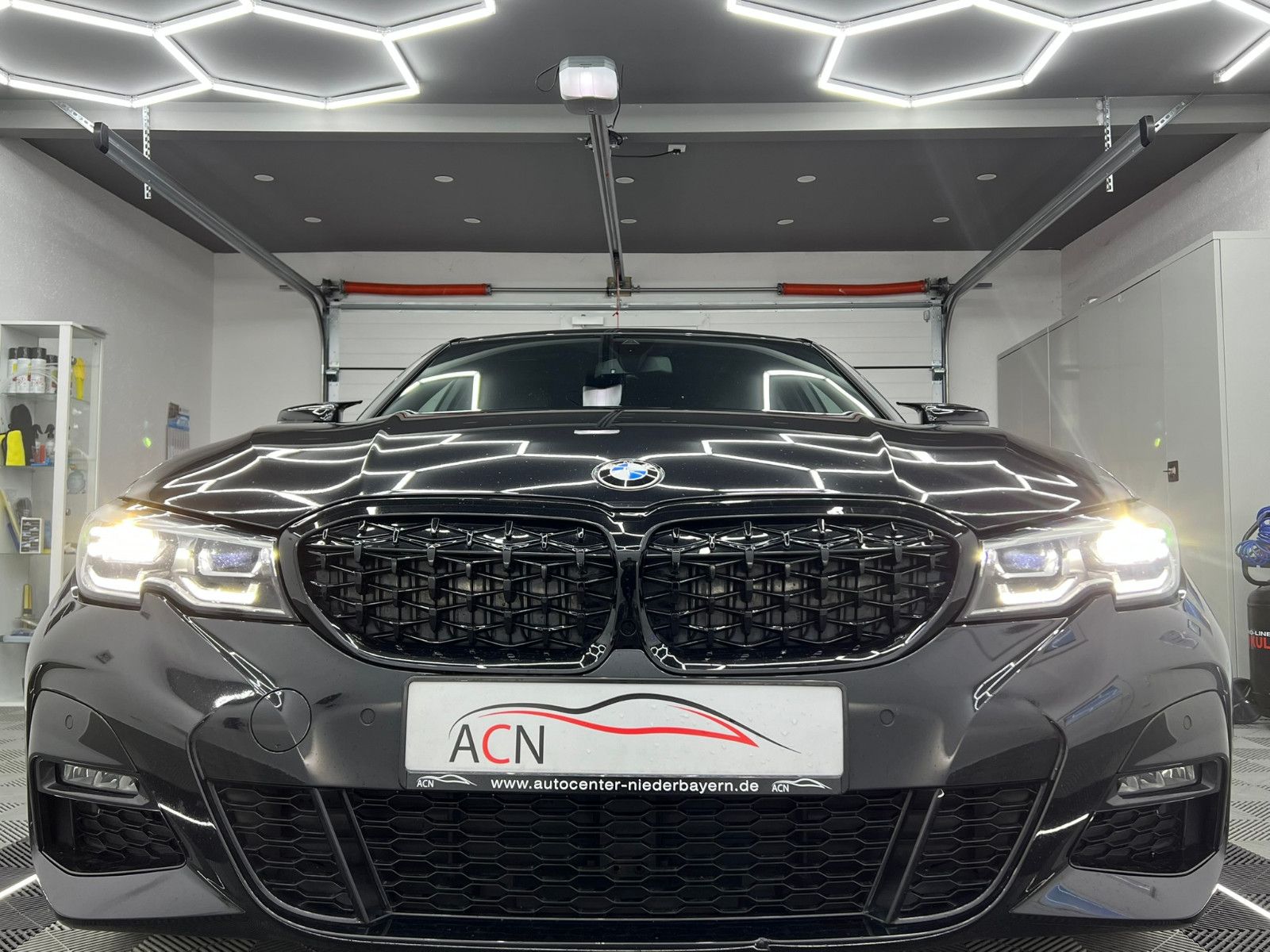 Fahrzeugabbildung BMW 330i xDrive M-SPORT/LIVE COC/HiFi/DEUTSCH