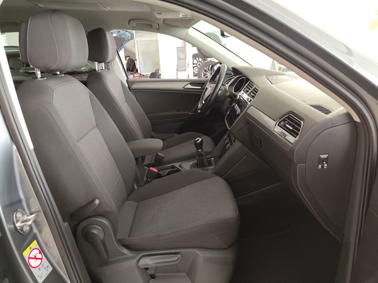 VW Tiguan Allspace 1.5 TSI Comfortline Allwetter Kl – Bild 12