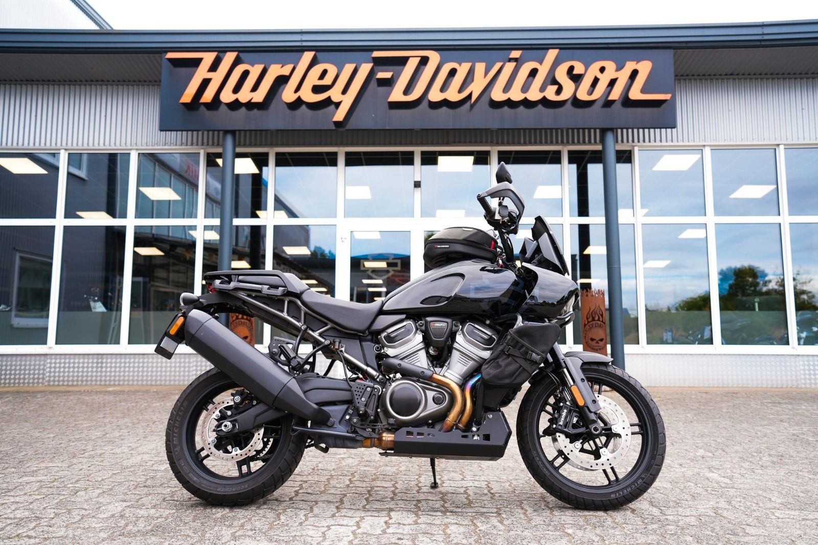 Fahrzeugabbildung Harley-Davidson RA1250S Pan America Special - MY2023 - 1. HAND