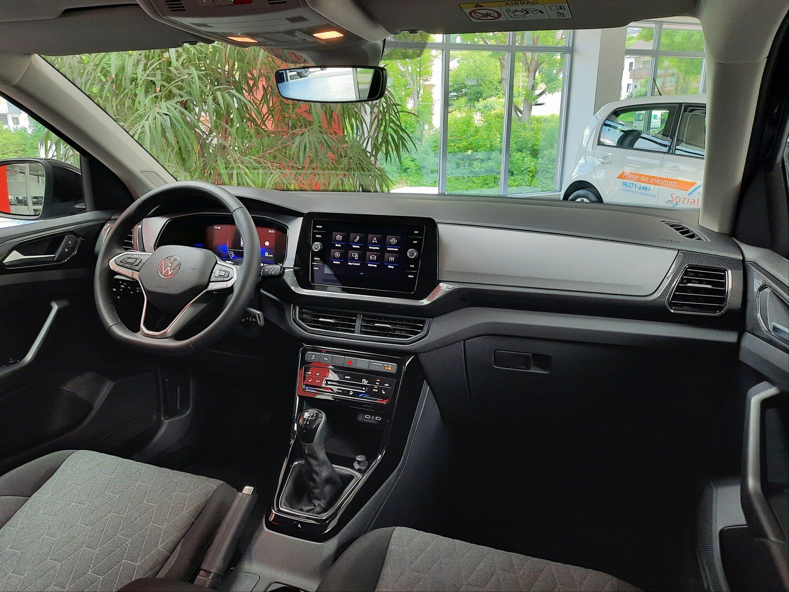 Fahrzeugabbildung Volkswagen T-Cross TSI Life *Navi*Cam*LED*PDC*Sitzhzg*AppC*