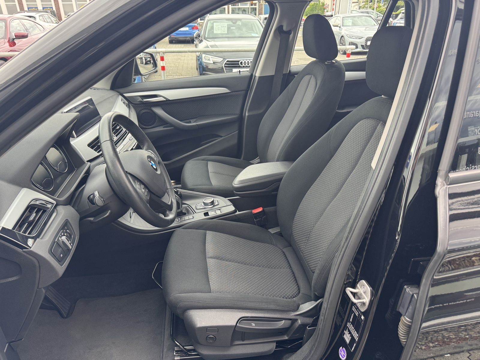 BMW X1 sDrive18d Advantage Kamera Sitzh Navi LED foto 5