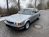 BMW 730i E32 - BMW 730: E32 730i