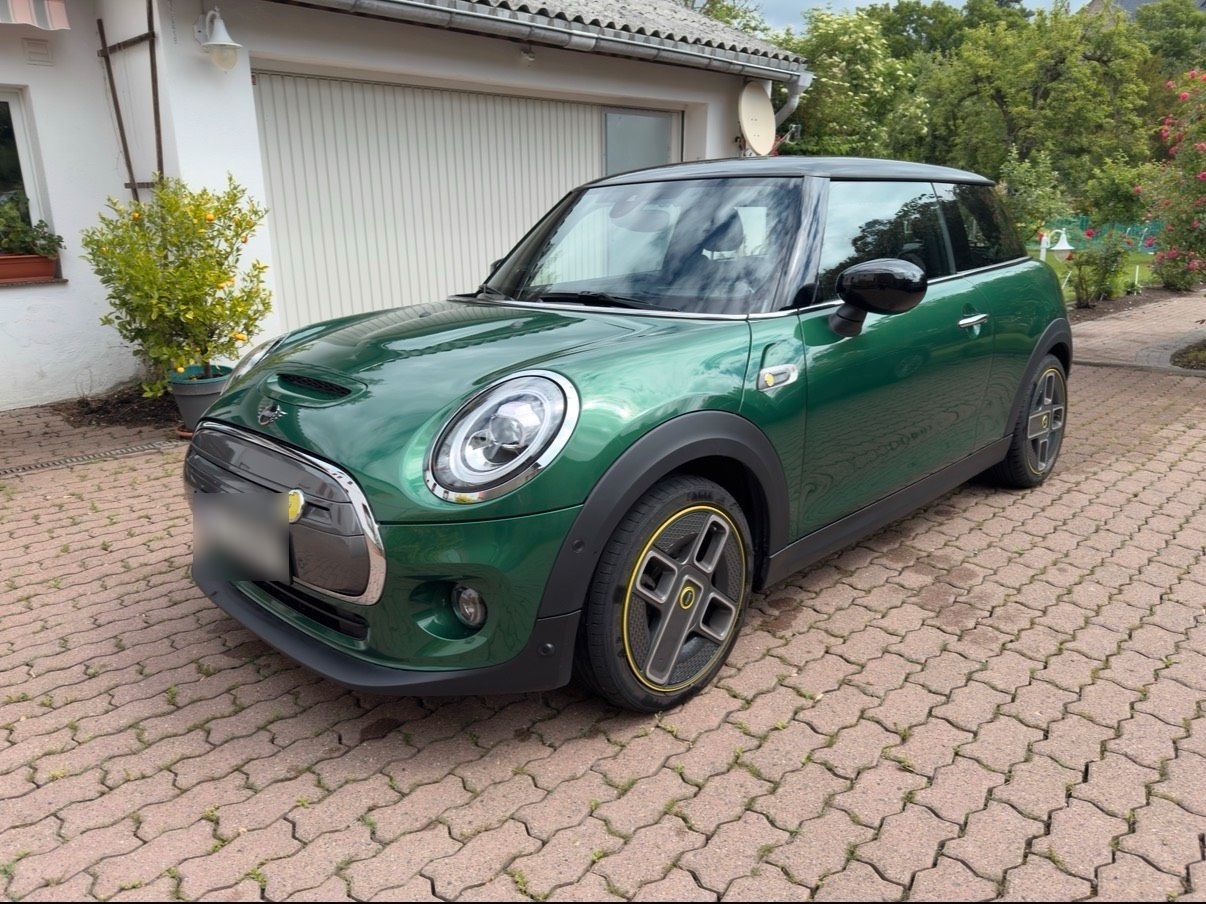 MINI Mini Cooper SE Classic Trim L British Raci...