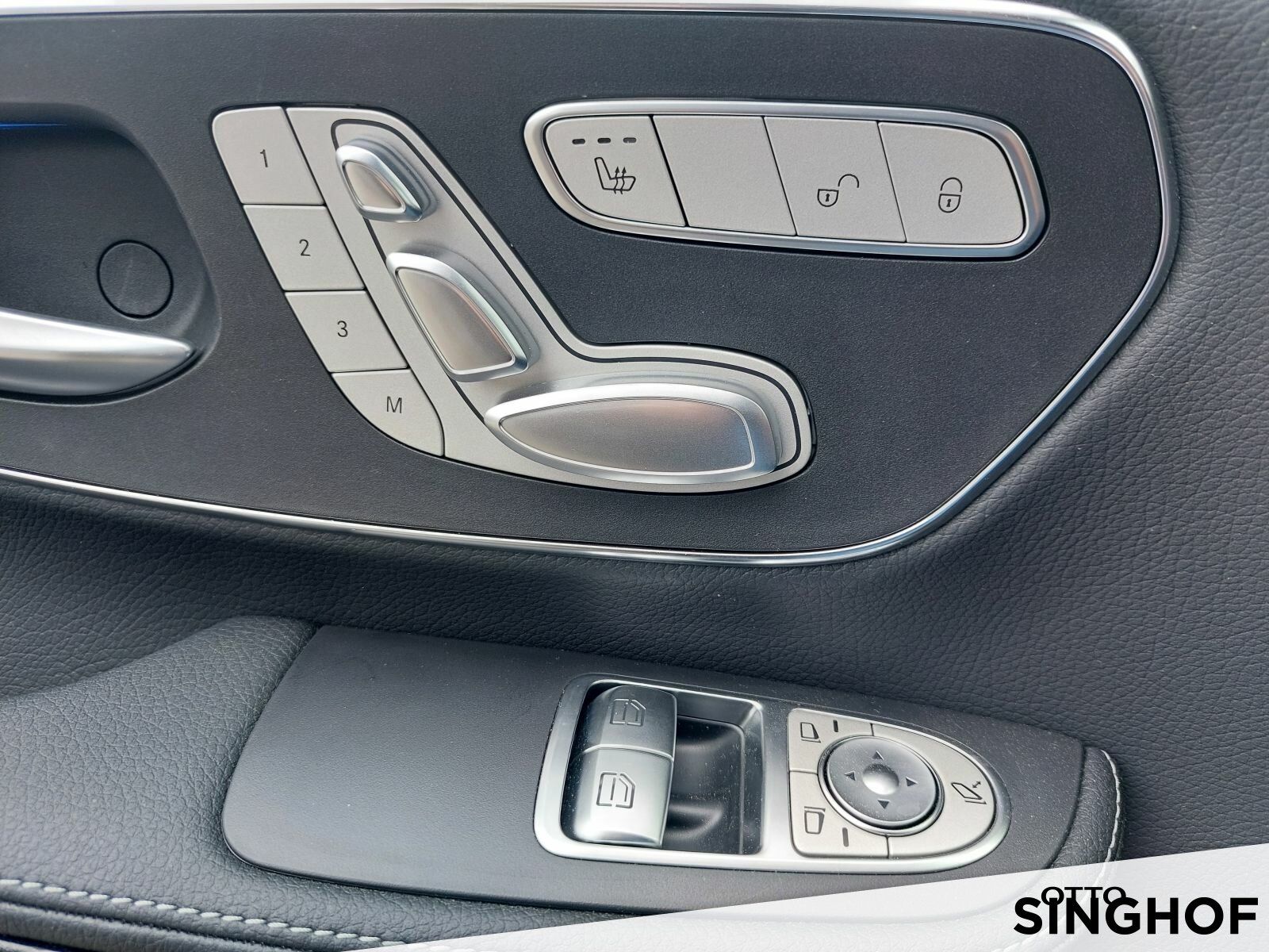 Fahrzeugabbildung Mercedes-Benz V 300 d AVANTGARDE Lang +AHK+360°+Distr+dyn.LED+