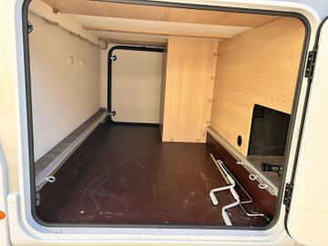 Sunlight Adventure T 69LC 8G Combi 6E SAT TV Heckstützen