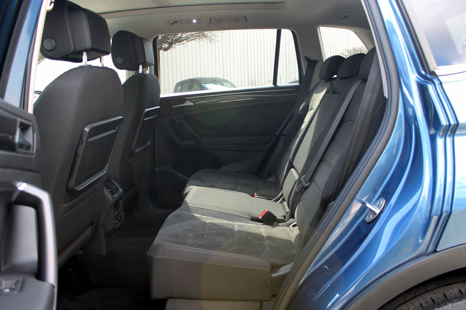 Fahrzeugabbildung Volkswagen Tiguan 2.0 TSI Allspace Highl. 4M. LED ACC 360°