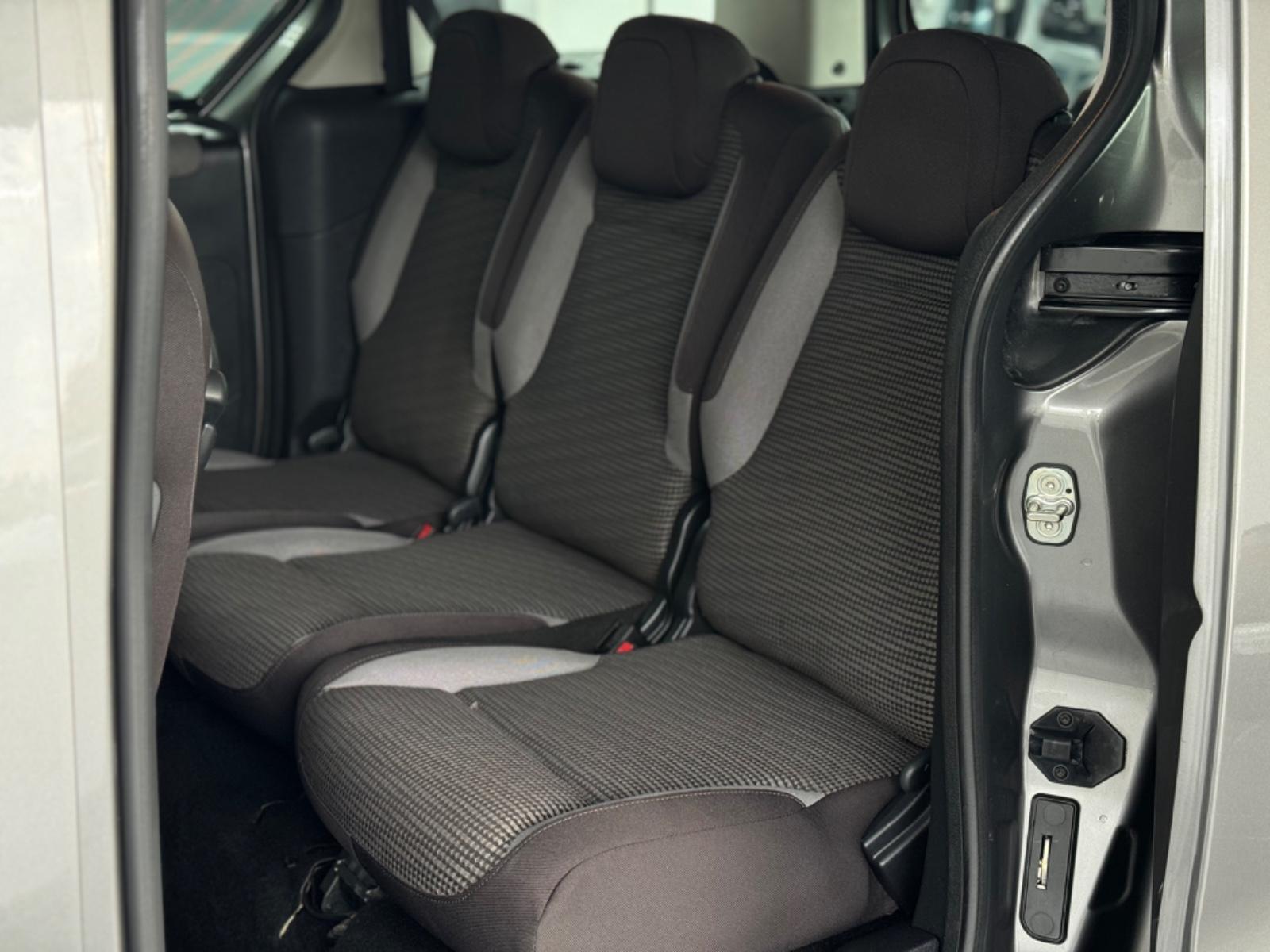 Peugeot Partner Tepee  Behindertengerecht-Rampe + Sitz
