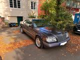 Mercedes-Benz E 220 Coupe - Mercedes-Benz E 220 mit Benzin-Antrieb: Sportwagen
