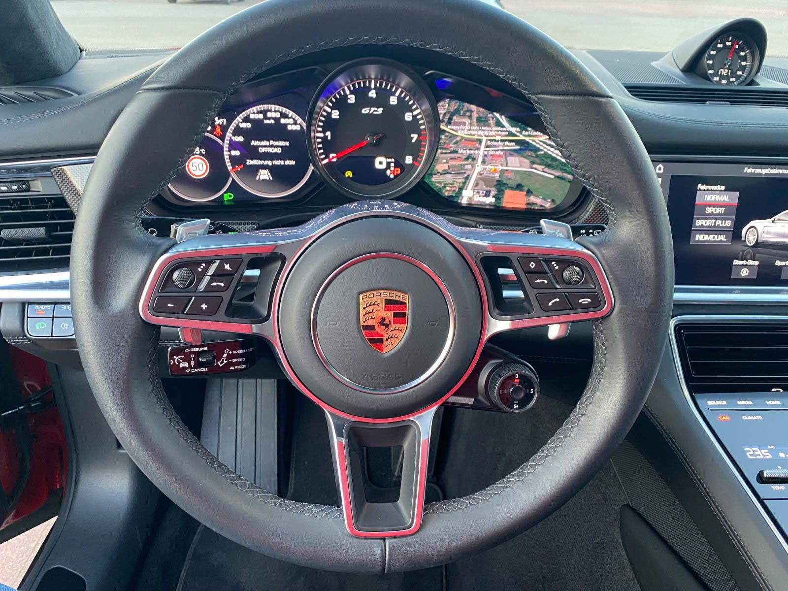 Fahrzeugabbildung Porsche Panamera SportTurismo GTS 4.0 LED-MATRIX NIGHT