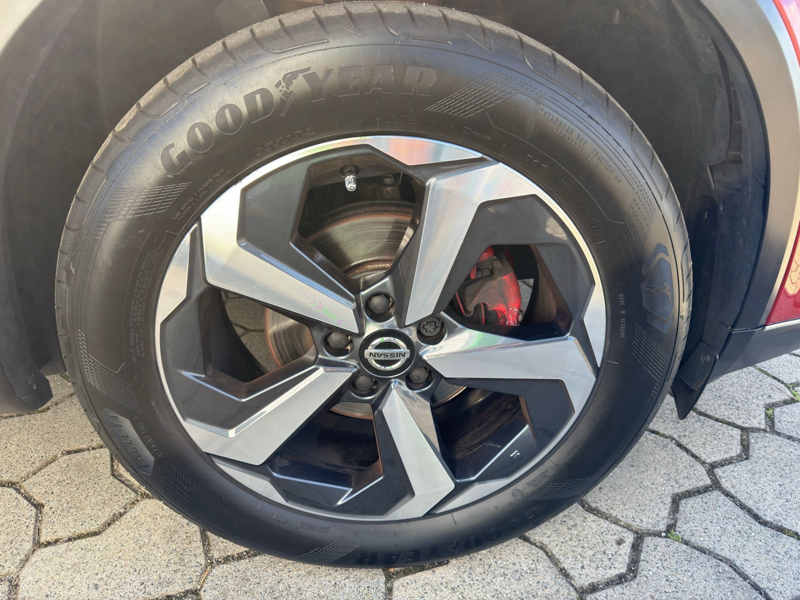 Fahrzeugabbildung Nissan Qashqai 140PS 6-Gang N-Connecta*AHK*360°CAM*behF
