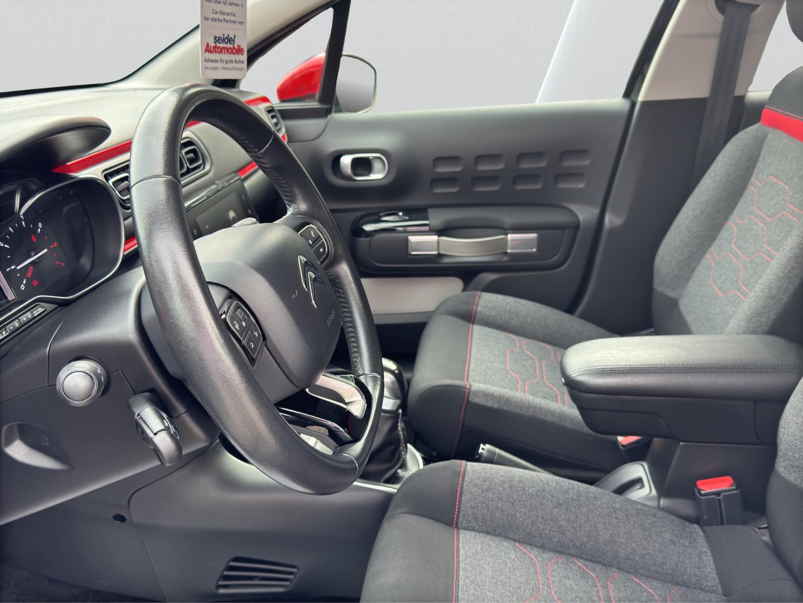 Citroën C3 1.2 PureTech 110 Shine, Pano, AppConnect