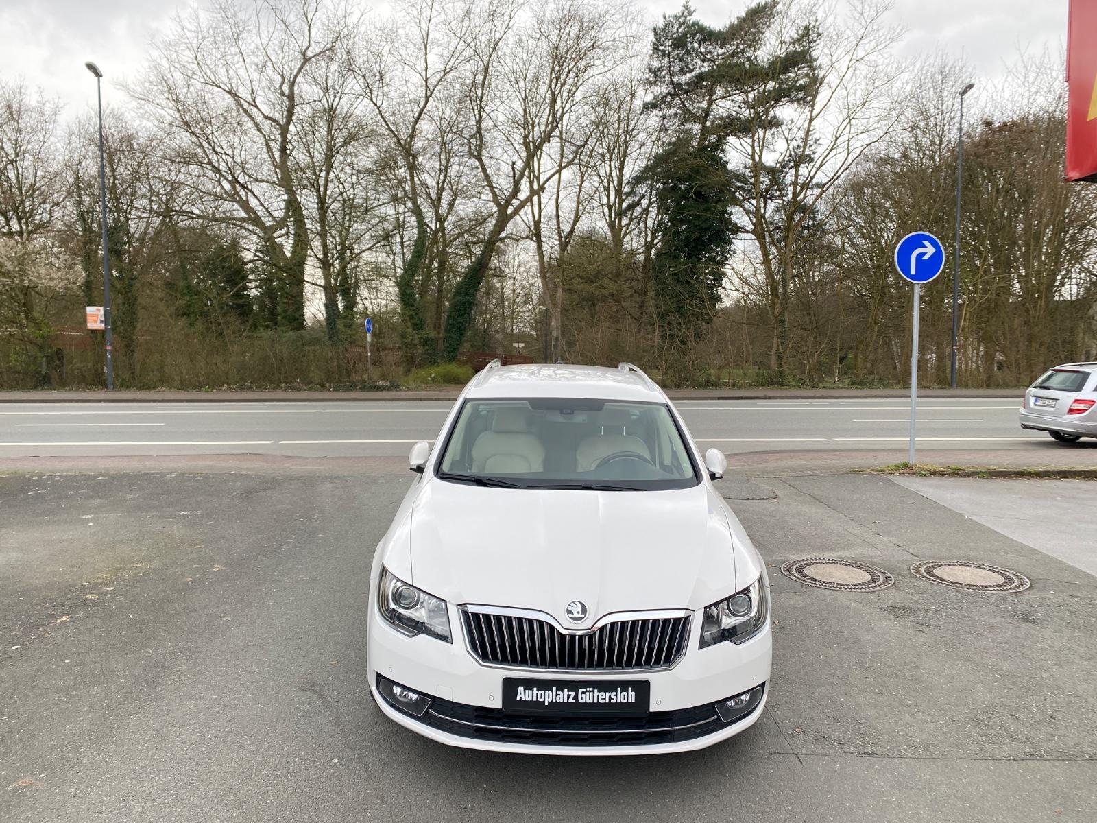 Skoda Superb Combi 2.0 TDI Green tech DSG Elegance