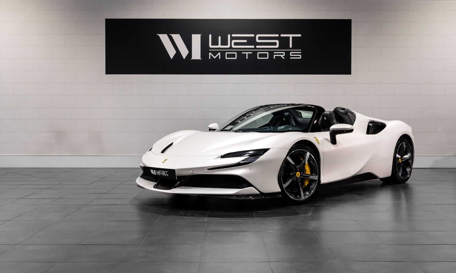Ferrari SF90 Spider Opaco Full Carbon 1st Hand French