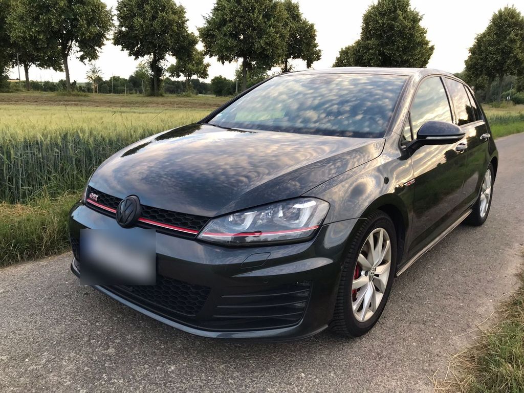 Image of Volkswagen Golf