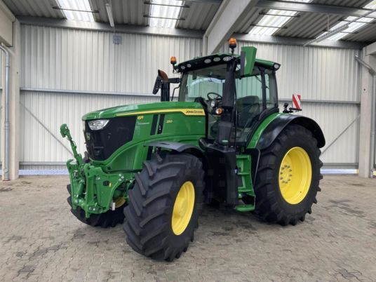 John Deere 6R 250