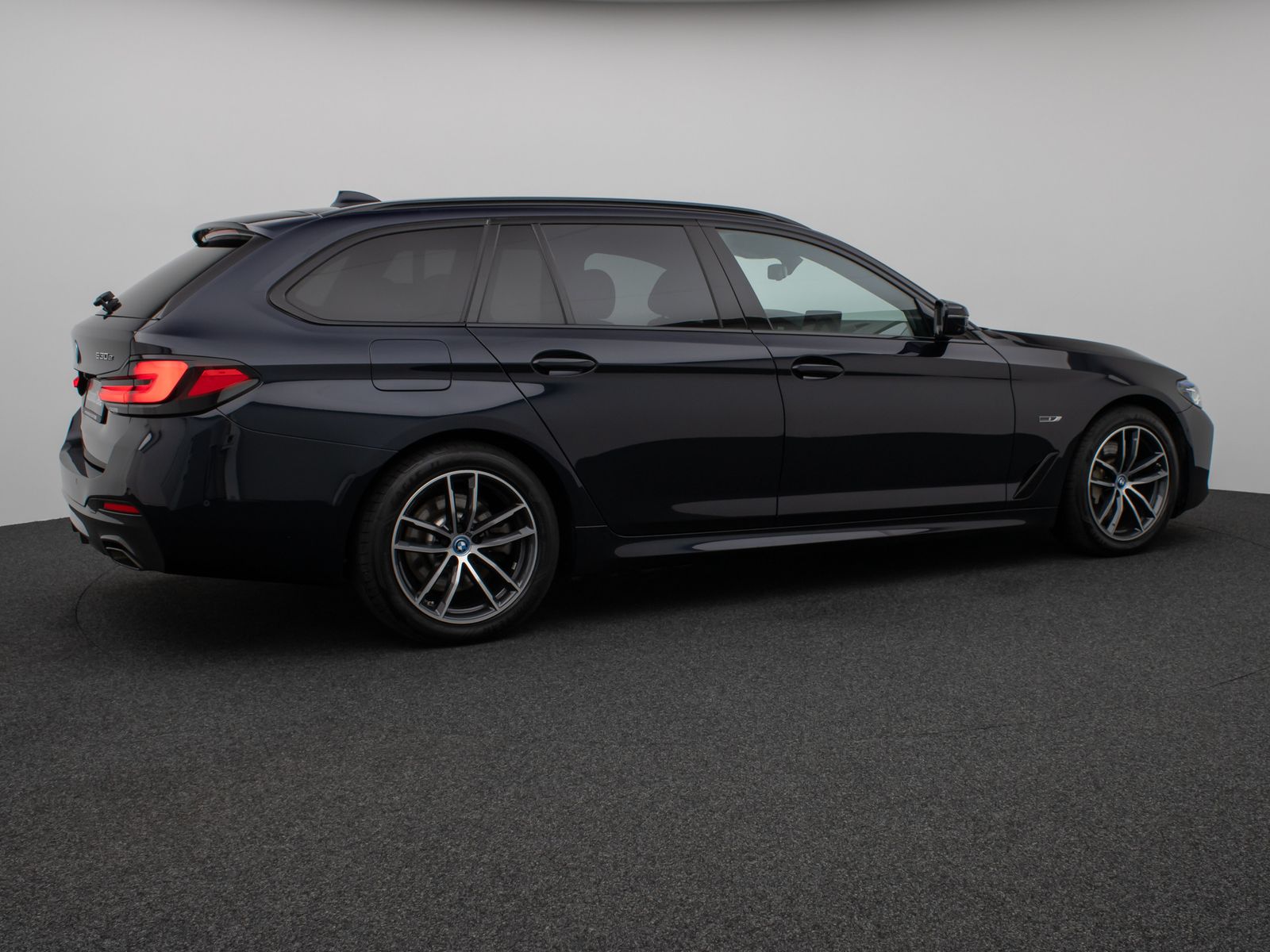 Fahrzeugabbildung BMW 530e xD M Sport Laser 360°HUD DAB H/K ACC Komfor