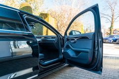 AUDI A8 50TDI LANG/ STANDHZG./ 21"/ S-LINE/ FOND TV AUDI A8 50TDI LANG/ STANDHZG./ 21"/ S-LINE/ FOND TV