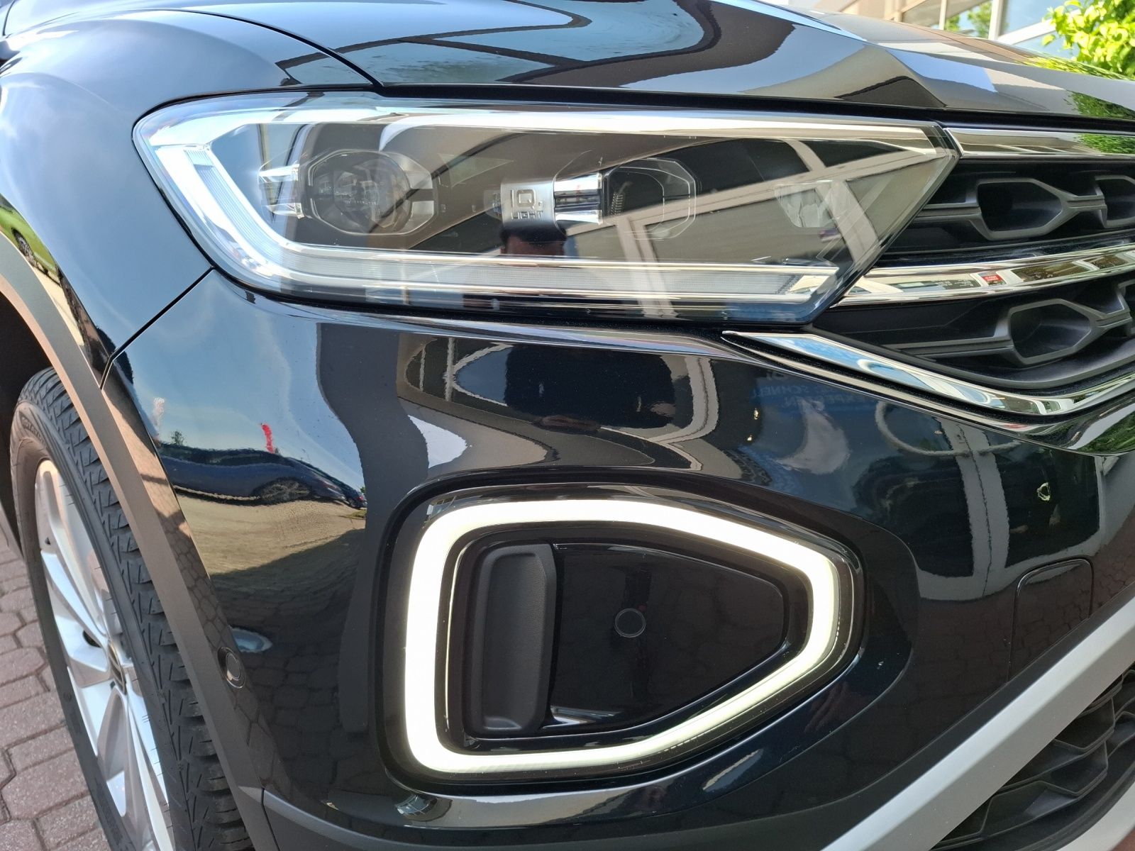 Fahrzeugabbildung Volkswagen T-Roc TDI Style LED Navi AID ACC Park-Assist SH