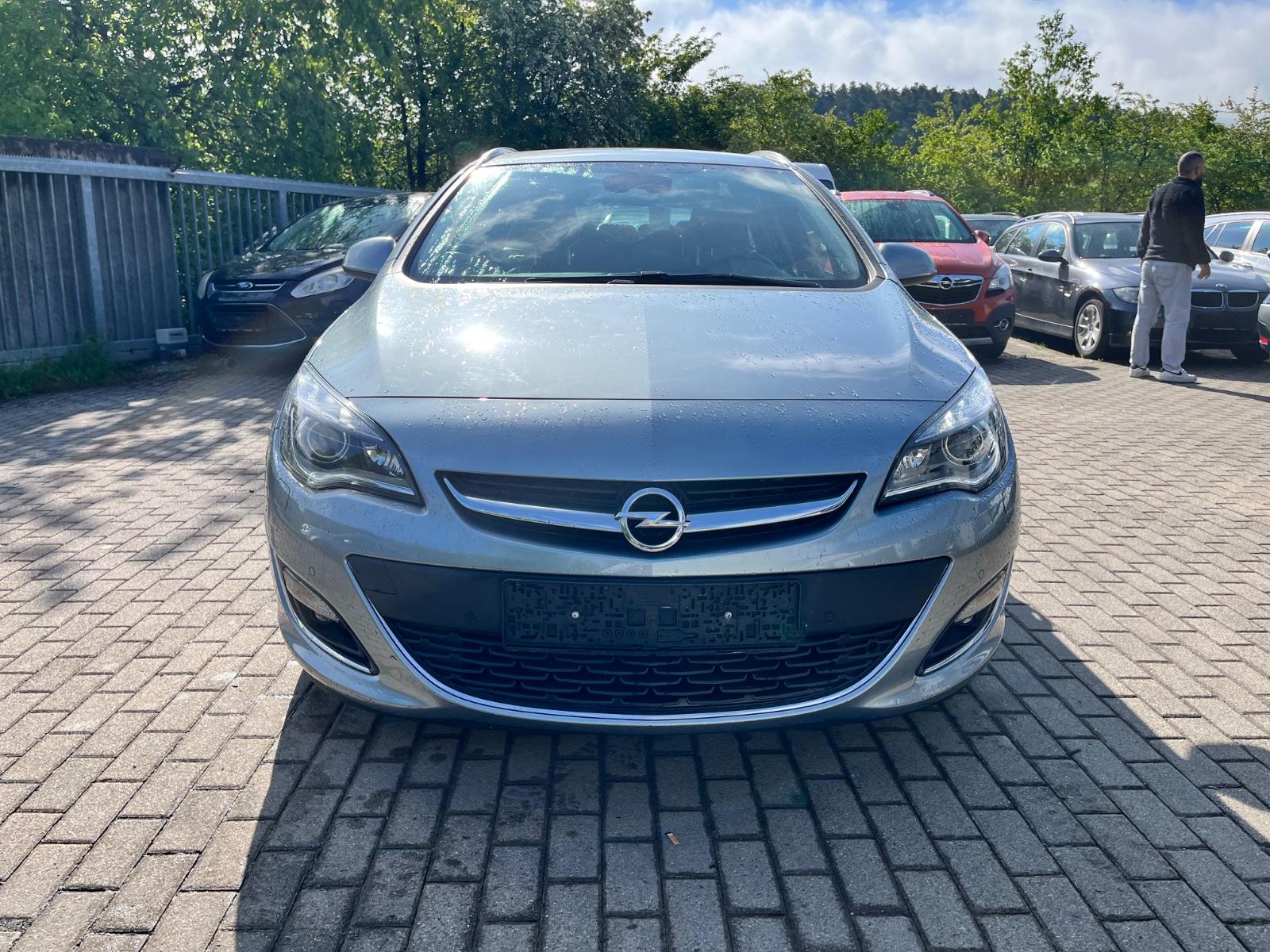 Opel Astra J Sports Tourer Innovation