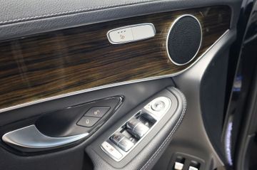 Mercedes-Benz GLC 300 4Matic Pano AHK Multibeam AMG Line