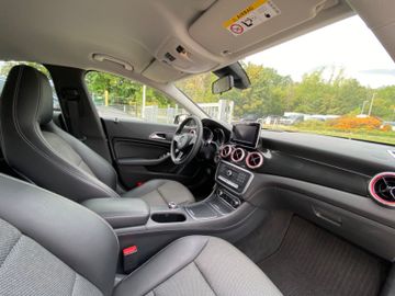 Fahrzeugabbildung Mercedes-Benz CLA 200*Navi*Bluetooth*Tempomat*Klima*