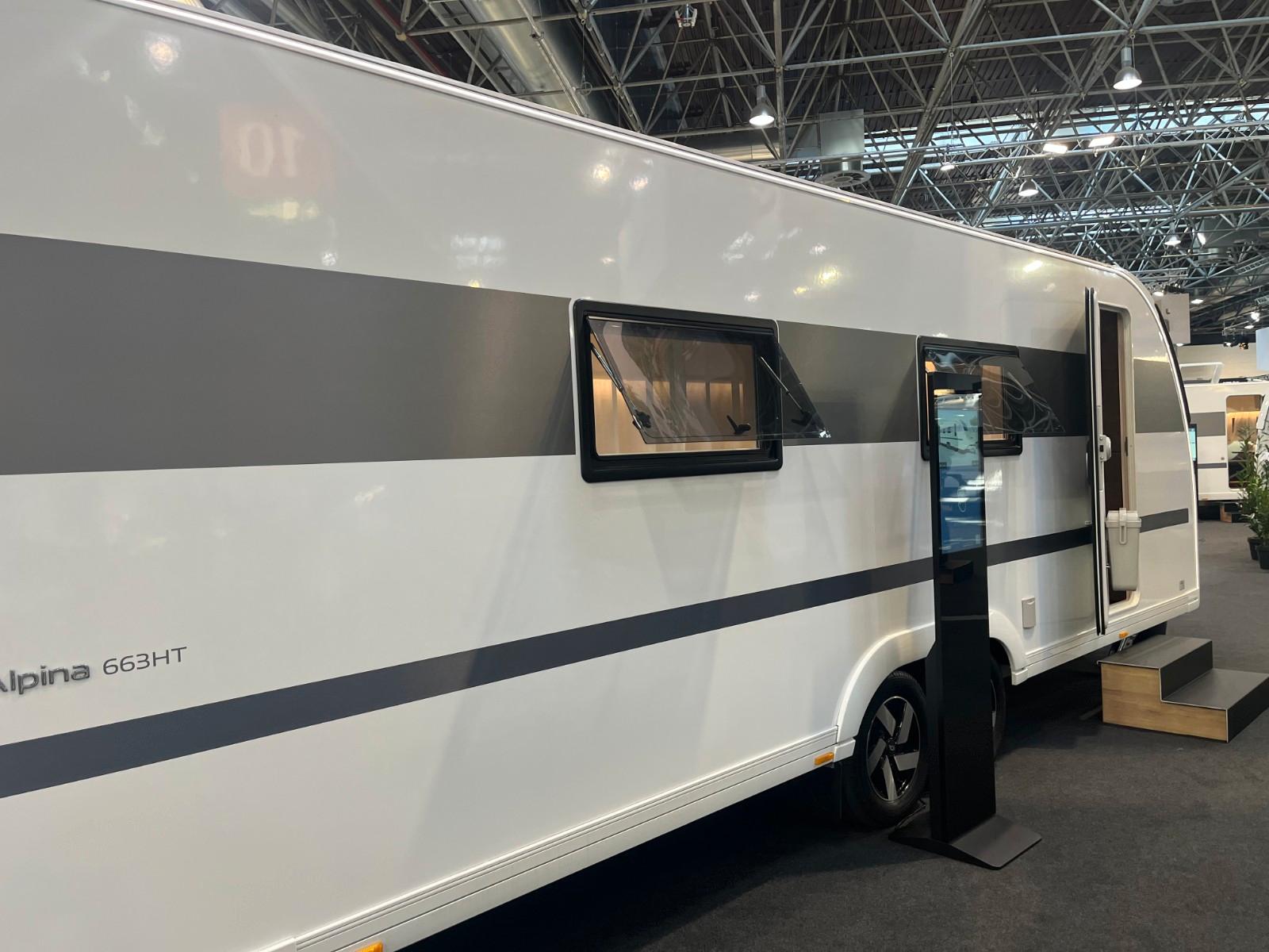 Adria Alpina 663 HT 2026 Frontküche,Heckbad,Backofen