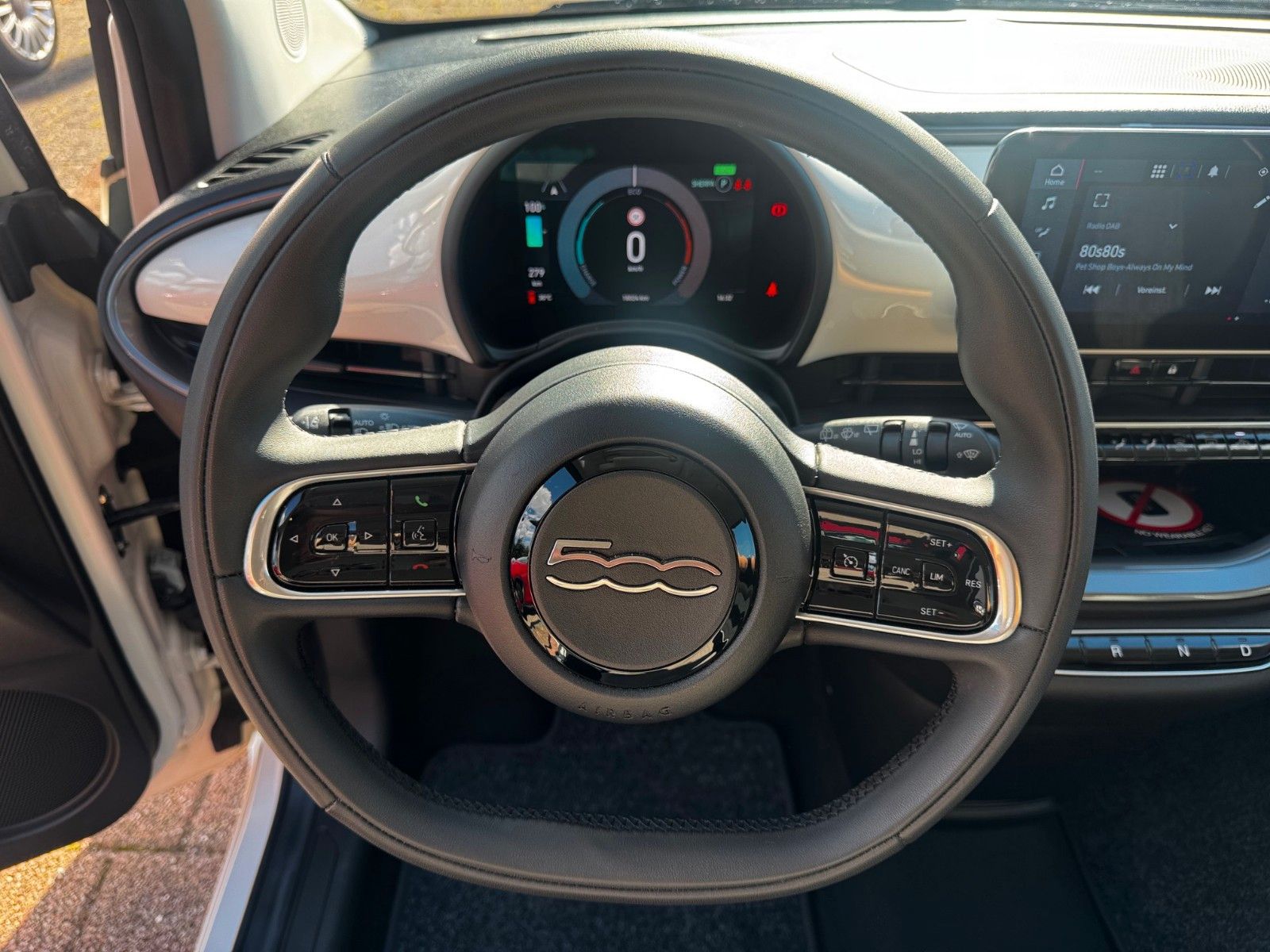 Fahrzeugabbildung Fiat 500e Carplay 118PS Klimaaut.