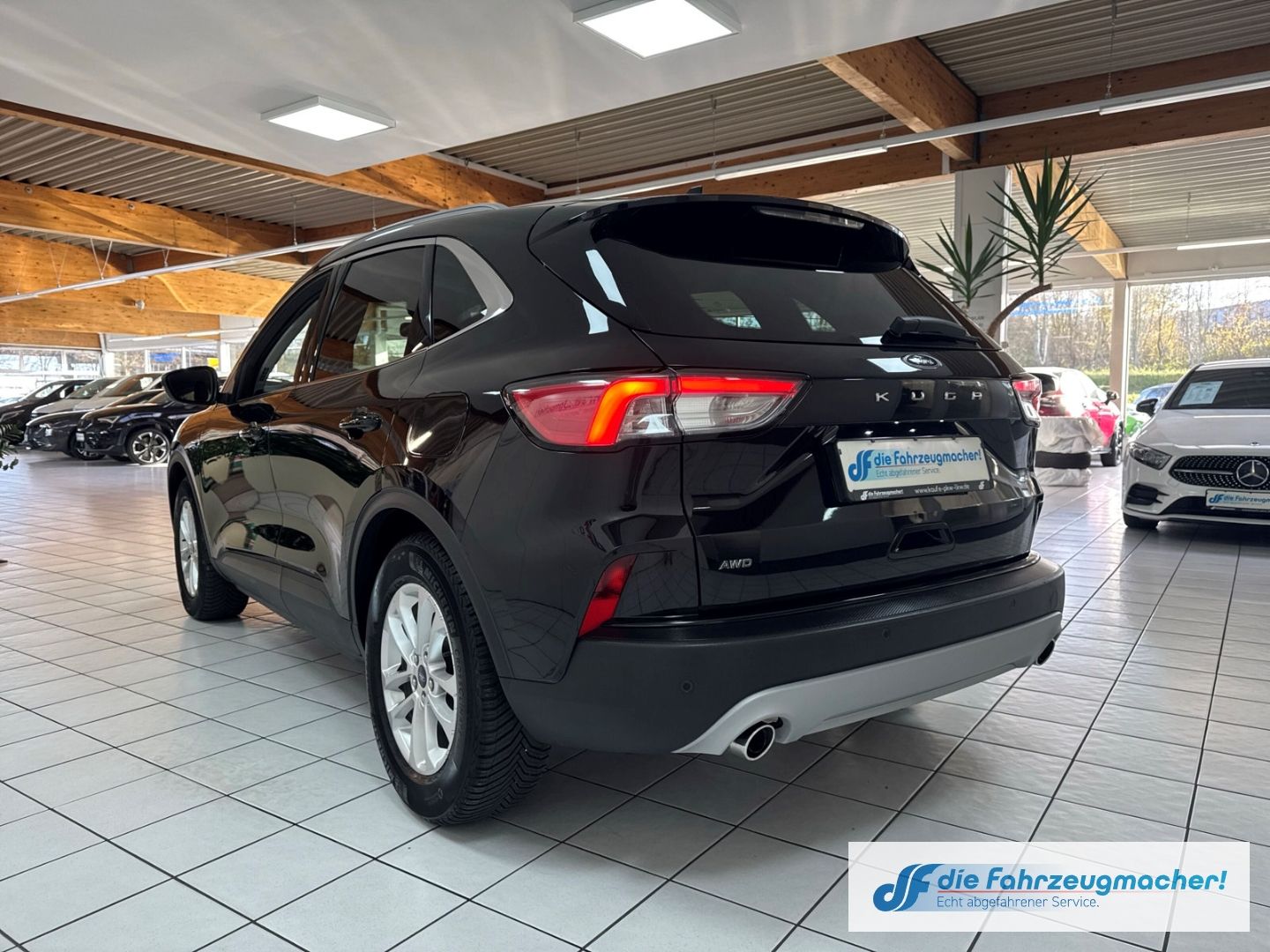 Fahrzeugabbildung Ford Kuga Titanium Navi Apple CarPlay Android Auto Me