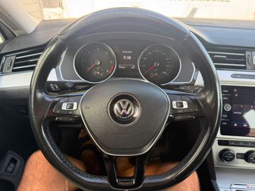 Volkswagen Passat Variant - 11