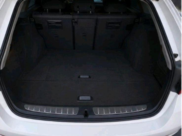 BMW 318 2014 — interior