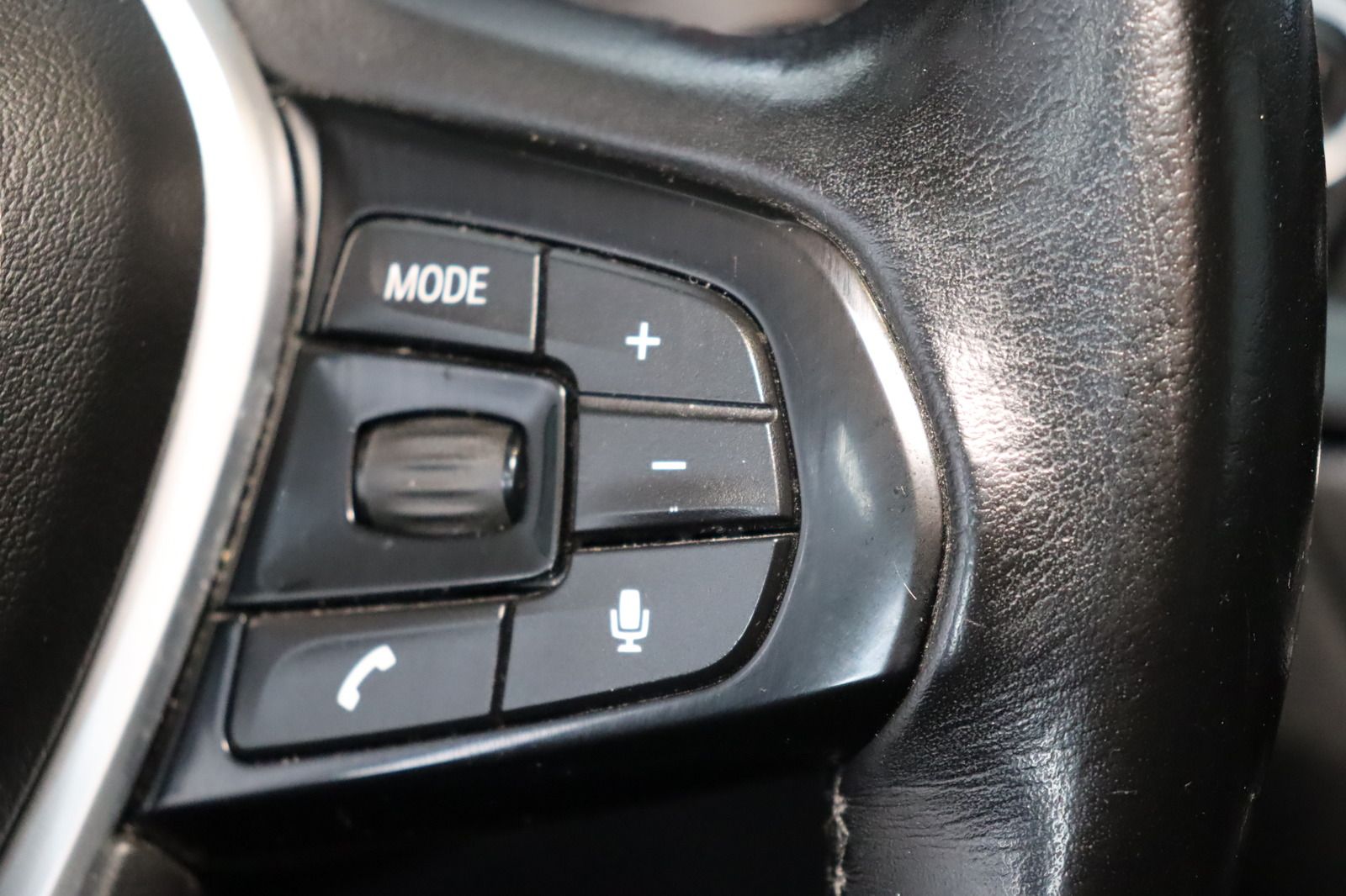 Fahrzeugabbildung BMW 530 d xDrive Sport Line * LED * HUD * Touring