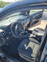 Mercedes-Benz B 200 BlueEFFICIENCY - - Mercedes-Benz B 200