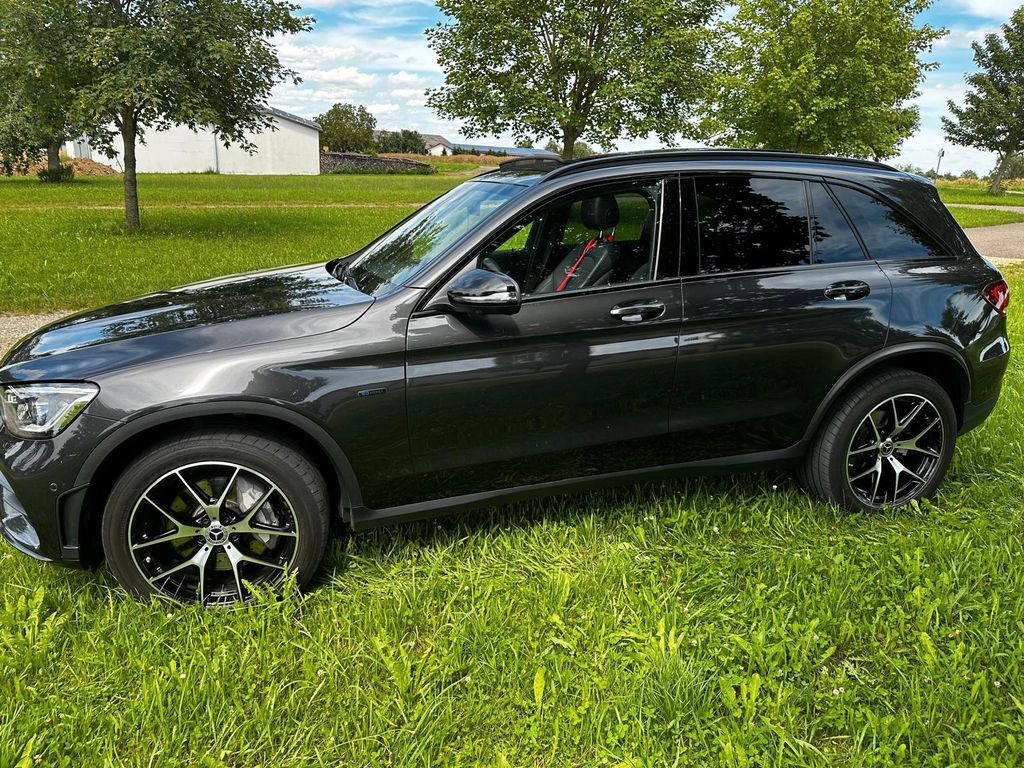 Image of Mercedes-Benz GLC 300