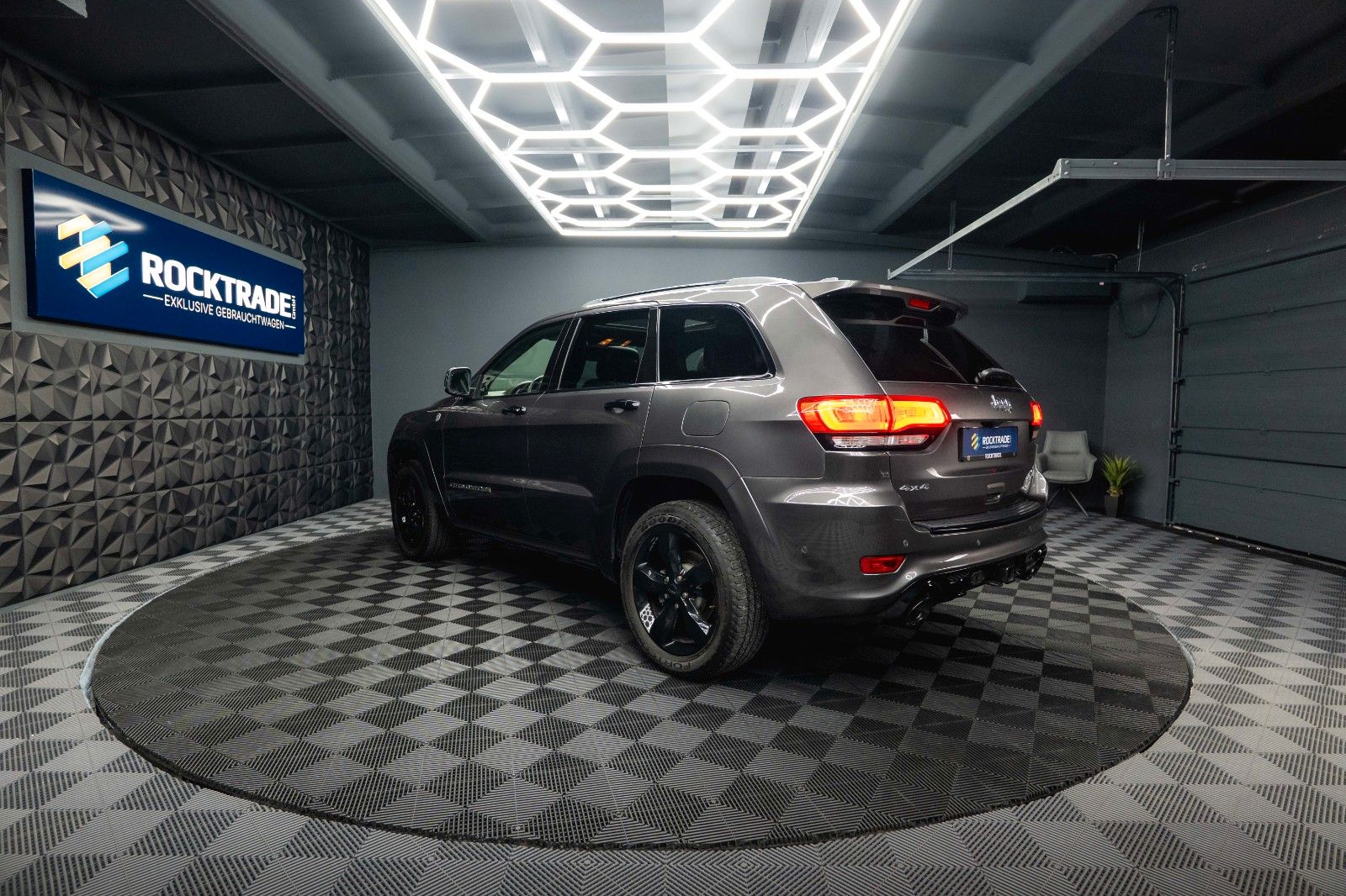 Fahrzeugabbildung Jeep Grand Cherokee 5.7 V8 SRT OVERLAND *Pano*ACC*19%