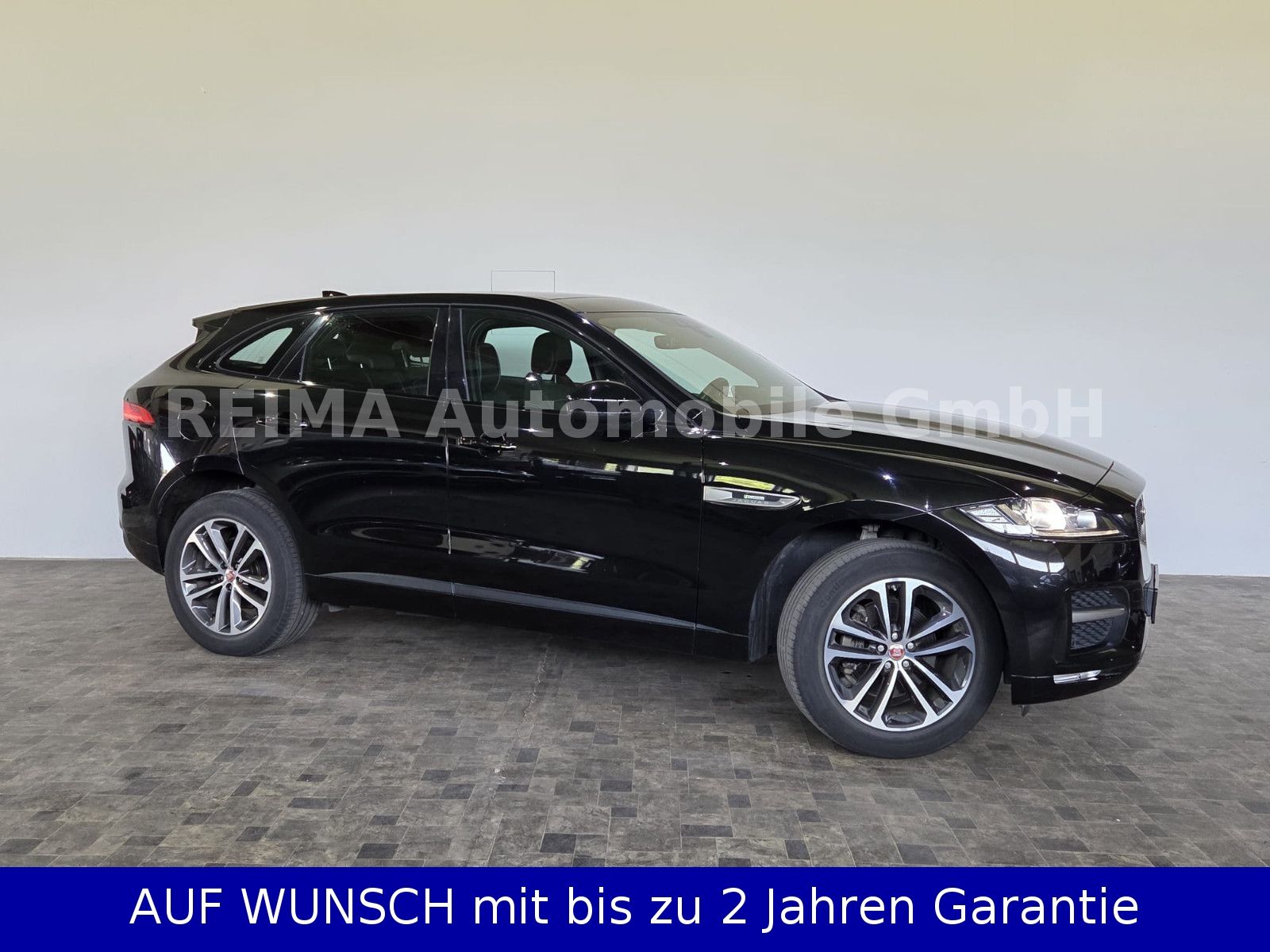 Fahrzeugabbildung Jaguar F-PACE R-Sport AWD, Pano, Meridian,