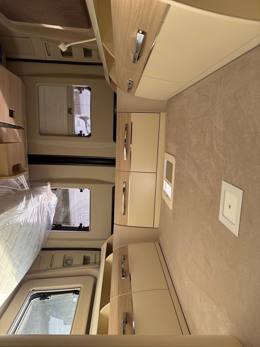 Fahrzeugabbildung Eura Mobil Van V 595 HB Pop-Up Dach, Captain-Chair-Sitze