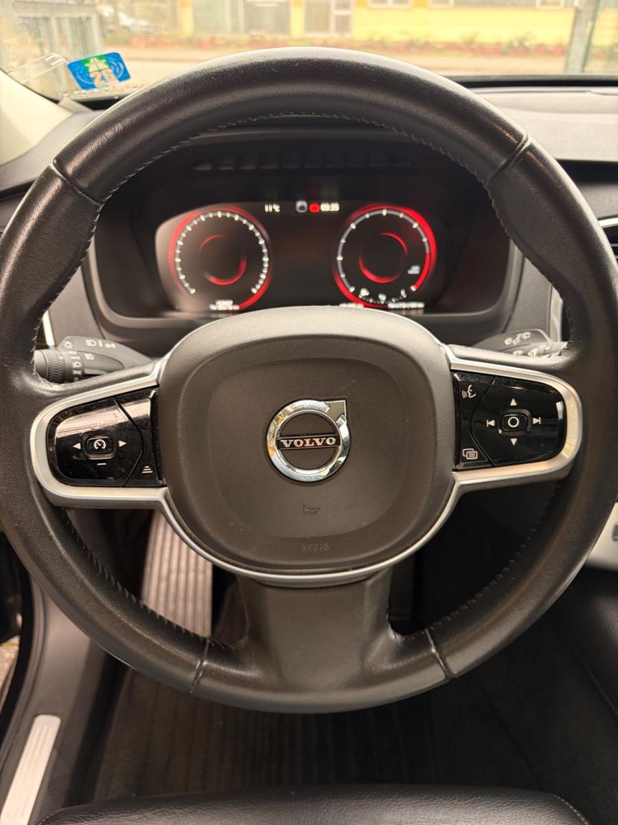 Volvo Momentum AWD VOLL 7.SITZER PANORAMA AUTOMATIK